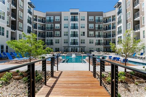 encore forest park|live encore apartments.